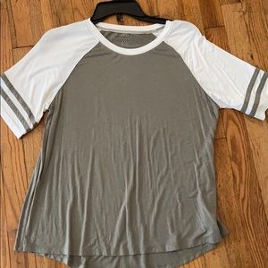 American Eagle cotton tee size M